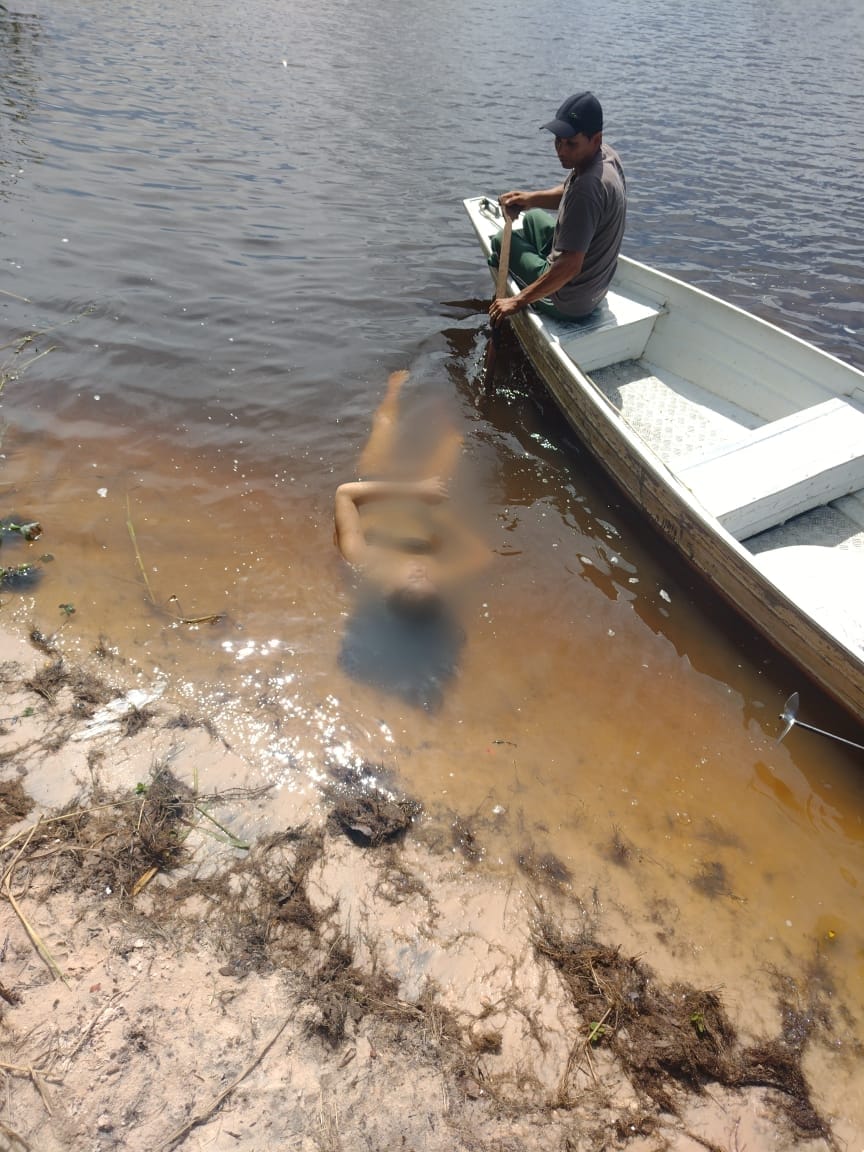 Notícias Imagens Fortes Corpo De Adolescente é Encontrado Boiando Nas Margens Do Rio Amazonas 2959